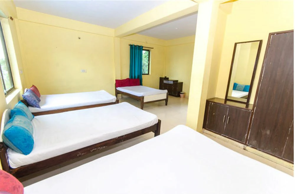 Four Double Bed Dormitory Minimum 4 Pax